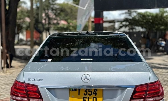 Nunua Ilio tumika Mercedes‒Benz E–Class Fedha Gari ndani ya Dar es Salaam nchini Dar es Salaam Nunua Ilio tumika Mercedes‒Benz E–Class Fedha Gari ndani ya Dar es Salaam nchini Dar es Salaam