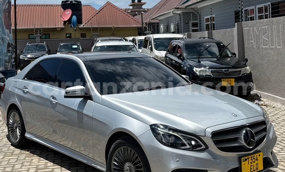 Nunua Ilio tumika Mercedes‒Benz E–Class Fedha Gari ndani ya Dar es Salaam nchini Dar es Salaam Nunua Ilio tumika Mercedes‒Benz E–Class Fedha Gari ndani ya Dar es Salaam nchini Dar es Salaam