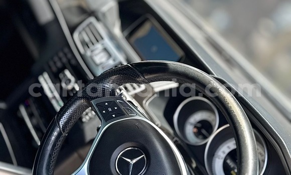 Nunua Ilio tumika Mercedes‒Benz E–Class Fedha Gari ndani ya Dar es Salaam nchini Dar es Salaam Nunua Ilio tumika Mercedes‒Benz E–Class Fedha Gari ndani ya Dar es Salaam nchini Dar es Salaam