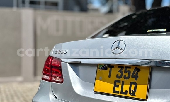 Nunua Ilio tumika Mercedes‒Benz E–Class Fedha Gari ndani ya Dar es Salaam nchini Dar es Salaam Nunua Ilio tumika Mercedes‒Benz E–Class Fedha Gari ndani ya Dar es Salaam nchini Dar es Salaam