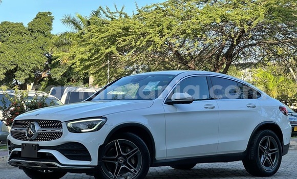 Nunua Imported Mercedes‒Benz GLC Coupe Nyeupe Gari ndani ya Dar es Salaam nchini Dar es Salaam Nunua Imported Mercedes‒Benz GLC Coupe Nyeupe Gari ndani ya Dar es Salaam nchini Dar es Salaam