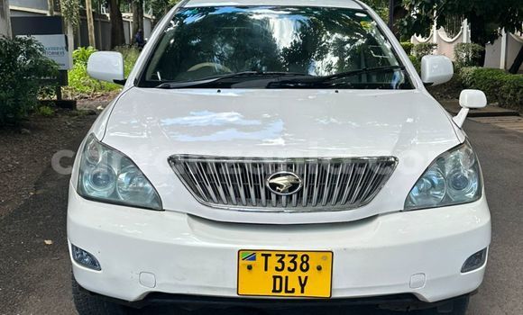 Buy Used Toyota Harrier White Car in Dar es Salaam in Dar es Salaam