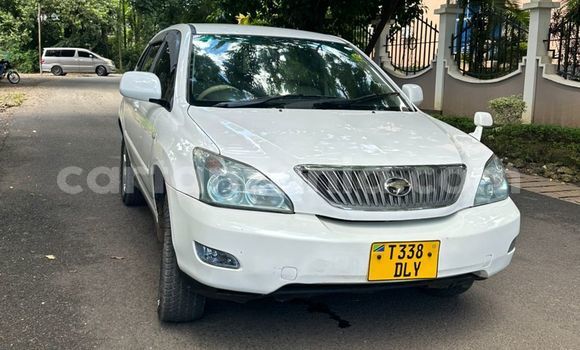 Nunua Ilio tumika Toyota Harrier Nyeupe Gari ndani ya Dar es Salaam nchini Dar es Salaam Nunua Ilio tumika Toyota Harrier Nyeupe Gari ndani ya Dar es Salaam nchini Dar es Salaam