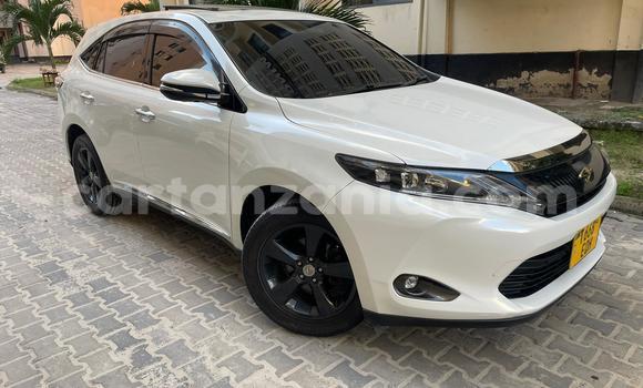 Buy Used Toyota Harrier White Car in Dar es Salaam in Dar es Salaam