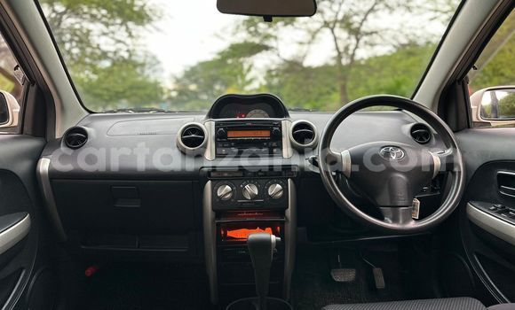 Nunua Mpya Toyota IST Nyeupe Gari ndani ya Dar es Salaam nchini Dar es Salaam