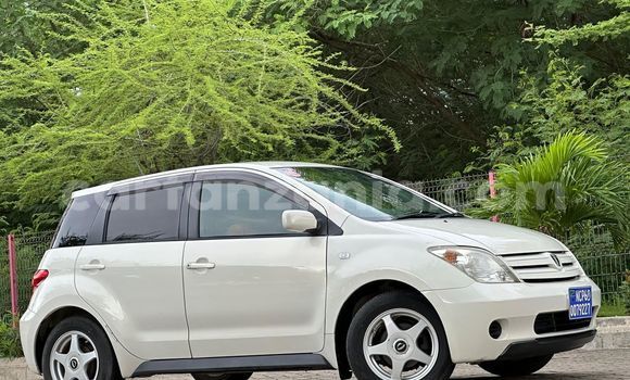 Buy New Toyota IST White Car in Dar es Salaam in Dar es Salaam Buy New Toyota IST White Car in Dar es Salaam in Dar es Salaam
