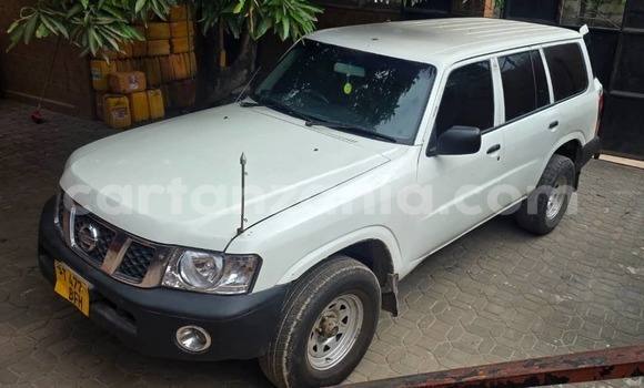 Nunua Ilio tumika Nissan Patrol Nyeupe Gari ndani ya Dar es Salaam nchini Dar es Salaam Nunua Ilio tumika Nissan Patrol Nyeupe Gari ndani ya Dar es Salaam nchini Dar es Salaam