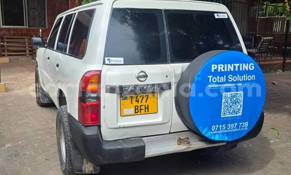 Nunua Ilio tumika Nissan Patrol Nyeupe Gari ndani ya Dar es Salaam nchini Dar es Salaam Nunua Ilio tumika Nissan Patrol Nyeupe Gari ndani ya Dar es Salaam nchini Dar es Salaam