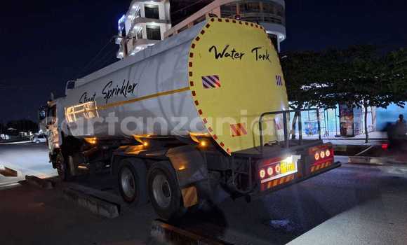 Buy Used Foton Midi White Car in Dar es Salaam in Dar es Salaam