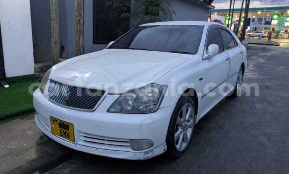 Buy Used Toyota Crown White Car in Dar es Salaam in Dar es Salaam