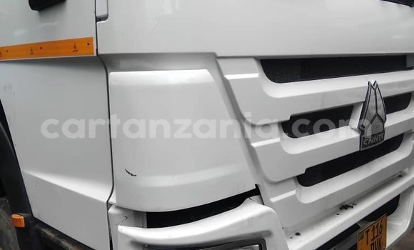 Buy Used Hino 300 Series White Truck in Dar es Salaam in Dar es Salaam