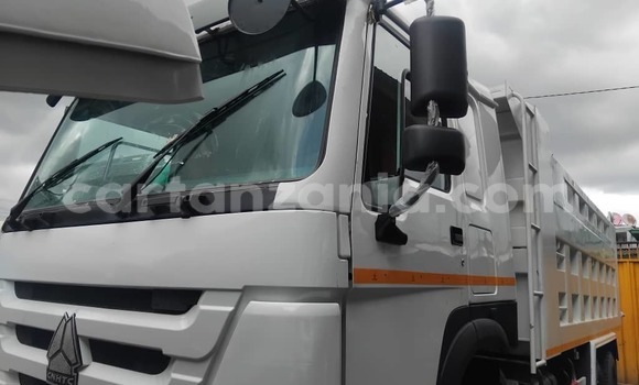 Nunua Ilio tumika Hino 300 Series Nyeupe Lori ndani ya Dar es Salaam nchini Dar es Salaam Nunua Ilio tumika Hino 300 Series Nyeupe Lori ndani ya Dar es Salaam nchini Dar es Salaam