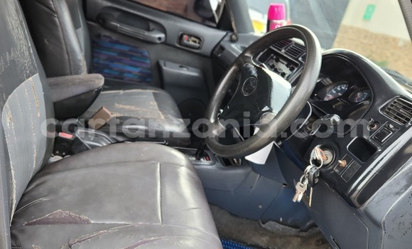 Nunua Ilio tumika Toyota RAV4 Nyeusi Gari ndani ya Dar es Salaam nchini Dar es Salaam Nunua Ilio tumika Toyota RAV4 Nyeusi Gari ndani ya Dar es Salaam nchini Dar es Salaam