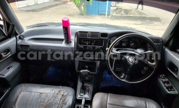 Nunua Ilio tumika Toyota RAV4 Nyeusi Gari ndani ya Dar es Salaam nchini Dar es Salaam Nunua Ilio tumika Toyota RAV4 Nyeusi Gari ndani ya Dar es Salaam nchini Dar es Salaam