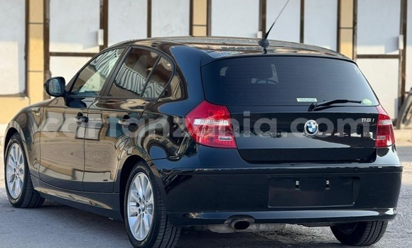 Nunua Imported BMW 1-Series Nyeusi Gari ndani ya Dar es Salaam nchini Dar es Salaam Nunua Imported BMW 1-Series Nyeusi Gari ndani ya Dar es Salaam nchini Dar es Salaam