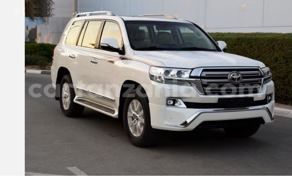 Buy Used Toyota Land Cruiser White Car in Dar es Salaam in Dar es Salaam