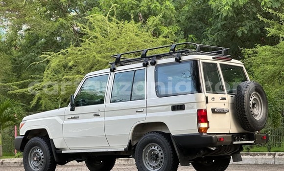 Buy New Toyota Land Cruiser White Car in Dar es Salaam in Dar es Salaam Buy New Toyota Land Cruiser White Car in Dar es Salaam in Dar es Salaam