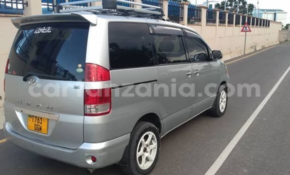 Nunua Ilio tumika Toyota Noah Fedha Gari ndani ya Dar es Salaam nchini Dar es Salaam Nunua Ilio tumika Toyota Noah Fedha Gari ndani ya Dar es Salaam nchini Dar es Salaam