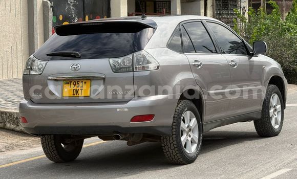 Buy Used Toyota Harrier Green Car in Dar es Salaam in Dar es Salaam Buy Used Toyota Harrier Green Car in Dar es Salaam in Dar es Salaam