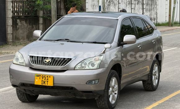 Buy Used Toyota Harrier Green Car in Dar es Salaam in Dar es Salaam Buy Used Toyota Harrier Green Car in Dar es Salaam in Dar es Salaam