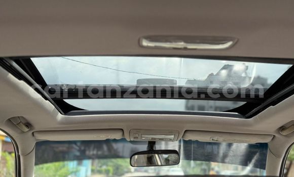 Buy Used Toyota Harrier Green Car in Dar es Salaam in Dar es Salaam Buy Used Toyota Harrier Green Car in Dar es Salaam in Dar es Salaam