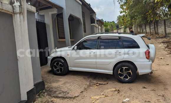 Buy Used Toyota RAV4 White Car in Dar es Salaam in Dar es Salaam Buy Used Toyota RAV4 White Car in Dar es Salaam in Dar es Salaam