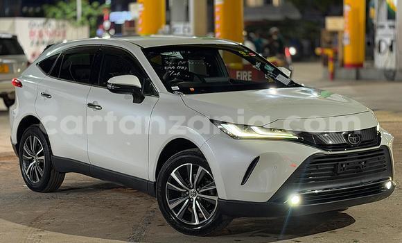 Buy Used Toyota Harrier White Car in Dar es Salaam in Dar es Salaam