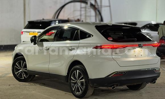 Nunua Ilio tumika Toyota Harrier Nyeupe Gari ndani ya Dar es Salaam nchini Dar es Salaam Nunua Ilio tumika Toyota Harrier Nyeupe Gari ndani ya Dar es Salaam nchini Dar es Salaam