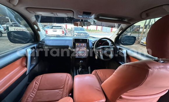 Nunua Ilio tumika Toyota Land Cruiser Prado Nyeusi Gari ndani ya Dar es Salaam nchini Dar es Salaam Nunua Ilio tumika Toyota Land Cruiser Prado Nyeusi Gari ndani ya Dar es Salaam nchini Dar es Salaam