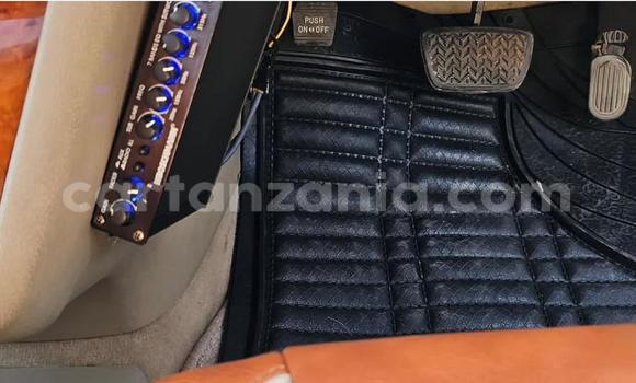 Buy New Toyota Harrier White Car in Dar es Salaam in Dar es Salaam Buy New Toyota Harrier White Car in Dar es Salaam in Dar es Salaam