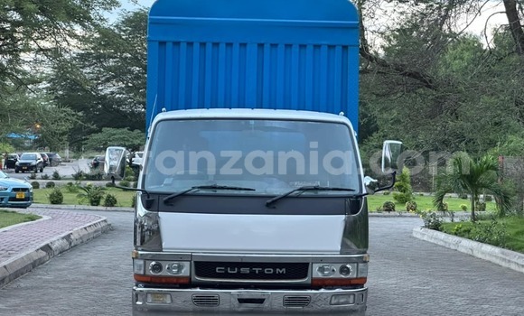 Buy Import Mitsubishi Fuso Fighter Blue Truck in Dar es Salaam in Dar es Salaam Buy Import Mitsubishi Fuso Fighter Blue Truck in Dar es Salaam in Dar es Salaam