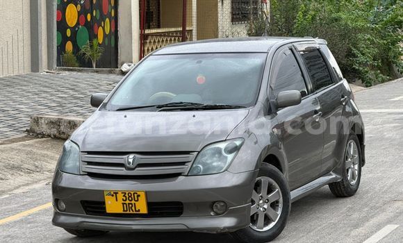 Buy Used Toyota IST Green Car in Dar es Salaam in Dar es Salaam Buy Used Toyota IST Green Car in Dar es Salaam in Dar es Salaam