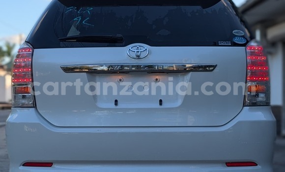 Nunua Mpya Toyota Wish Nyeupe Gari ndani ya Dar es Salaam nchini Dar es Salaam
