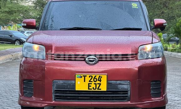 Nunua Ilio tumika Toyota Corolla Rumion Nyekundu Gari ndani ya Dar es Salaam nchini Dar es Salaam