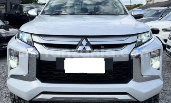 Nunua Ilio tumika Mitsubishi L200 Nyeupe Gari ndani ya Dar es Salaam nchini Dar es Salaam Nunua Ilio tumika Mitsubishi L200 Nyeupe Gari ndani ya Dar es Salaam nchini Dar es Salaam