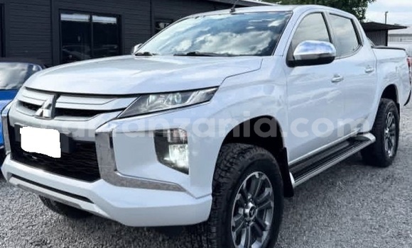 Nunua Ilio tumika Mitsubishi L200 Nyeupe Gari ndani ya Dar es Salaam nchini Dar es Salaam Nunua Ilio tumika Mitsubishi L200 Nyeupe Gari ndani ya Dar es Salaam nchini Dar es Salaam