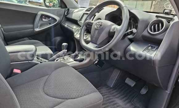 Nunua Mpya Toyota Vanguard Nyeusi Gari ndani ya Dar es Salaam nchini Dar es Salaam