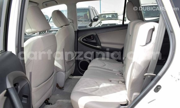 Nunua Imported Toyota Ade Nyeupe Lori ndani ya Import - Dubai nchini Arusha Nunua Imported Toyota Ade Nyeupe Lori ndani ya Import - Dubai nchini Arusha