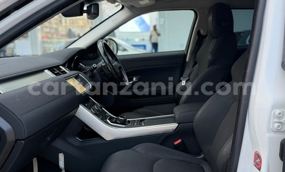 Nunua Imported Land Rover Range Rover Evoque Nyeupe Gari ndani ya Dar es Salaam nchini Dar es Salaam Nunua Imported Land Rover Range Rover Evoque Nyeupe Gari ndani ya Dar es Salaam nchini Dar es Salaam