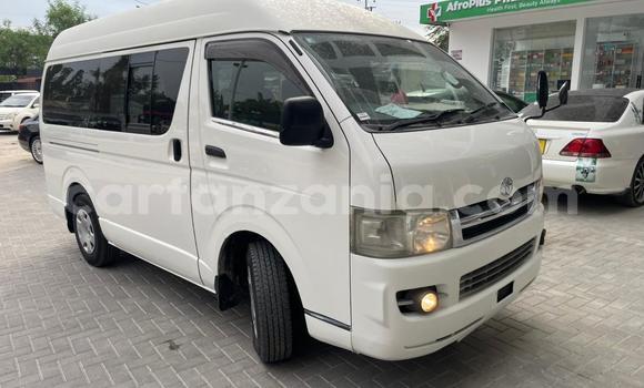 Buy New Toyota Hiace White Car in Dar es Salaam in Dar es Salaam Buy New Toyota Hiace White Car in Dar es Salaam in Dar es Salaam
