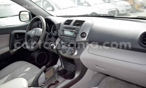 Nunua Imported Toyota Ade Nyeupe Lori ndani ya Import - Dubai nchini Arusha Nunua Imported Toyota Ade Nyeupe Lori ndani ya Import - Dubai nchini Arusha