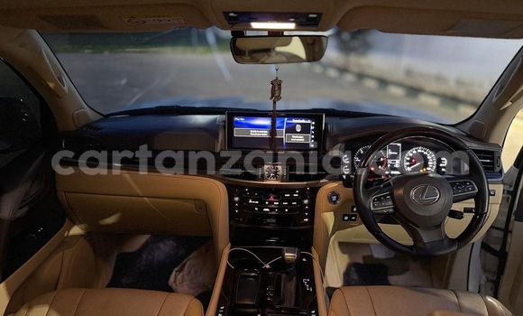Nunua Ilio tumika Lexus LX 450 Nyeupe Gari ndani ya Dar es Salaam nchini Dar es Salaam Nunua Ilio tumika Lexus LX 450 Nyeupe Gari ndani ya Dar es Salaam nchini Dar es Salaam