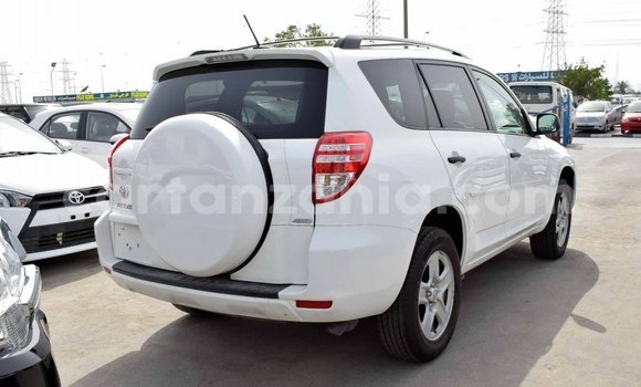 Nunua Imported Toyota Ade Nyeupe Lori ndani ya Import - Dubai nchini Arusha Nunua Imported Toyota Ade Nyeupe Lori ndani ya Import - Dubai nchini Arusha