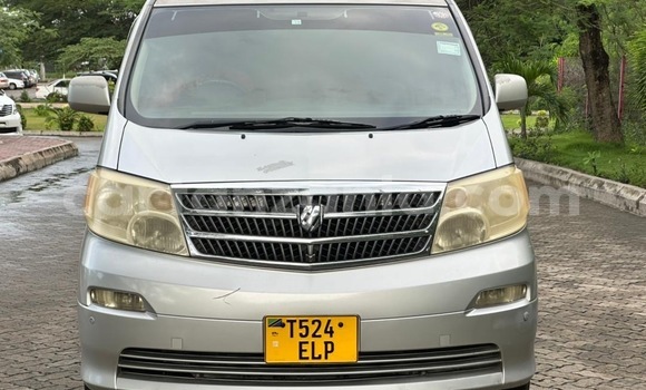 Nunua Ilio tumika Toyota Alphard Fedha Gari ndani ya Dar es Salaam nchini Dar es Salaam