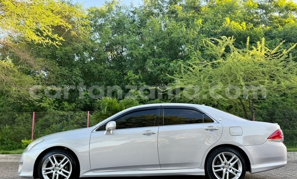 Buy Used Toyota Crown Silver Car in Dar es Salaam in Dar es Salaam Buy Used Toyota Crown Silver Car in Dar es Salaam in Dar es Salaam