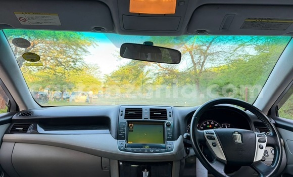 Buy Used Toyota Crown Silver Car in Dar es Salaam in Dar es Salaam Buy Used Toyota Crown Silver Car in Dar es Salaam in Dar es Salaam