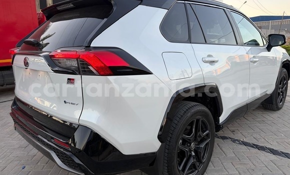 Nunua Imported Toyota RAV4 Nyeupe Gari ndani ya Dar es Salaam nchini Dar es Salaam Nunua Imported Toyota RAV4 Nyeupe Gari ndani ya Dar es Salaam nchini Dar es Salaam