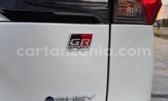 Nunua Imported Toyota RAV4 Nyeupe Gari ndani ya Dar es Salaam nchini Dar es Salaam Nunua Imported Toyota RAV4 Nyeupe Gari ndani ya Dar es Salaam nchini Dar es Salaam