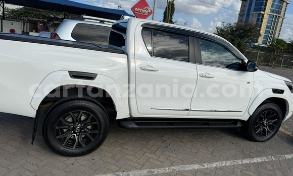Buy Used Toyota Hilux White Car in Dar es Salaam in Dar es Salaam Buy Used Toyota Hilux White Car in Dar es Salaam in Dar es Salaam