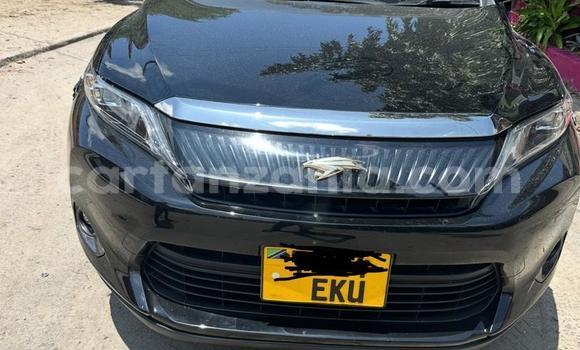 Nunua Ilio tumika Toyota Harrier Nyeusi Gari ndani ya Dar es Salaam nchini Dar es Salaam
